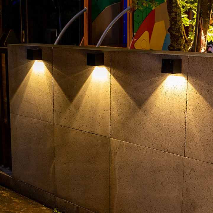 Moderner Minimalistischer Würfel Kunststoff Solar LED Wandleuchtenlampe für Garten | Karnz