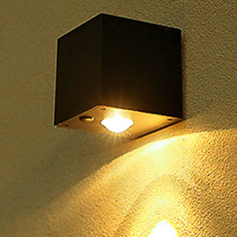 Moderner Minimalistischer Würfel Kunststoff Solar LED Wandleuchtenlampe für Garten | Karnz