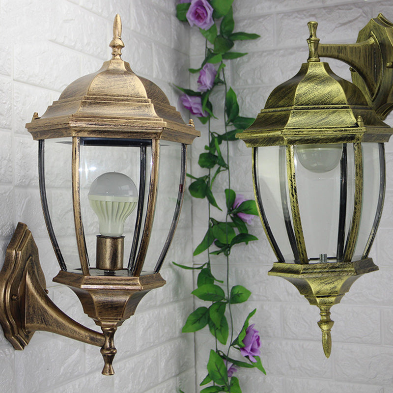 Zeitgenössische Retro Wasserdichte Sechseckige Käfig Aluminium Mattiertes Klarglas 1-Licht Wandlampe Für Außenpatio | Karnz