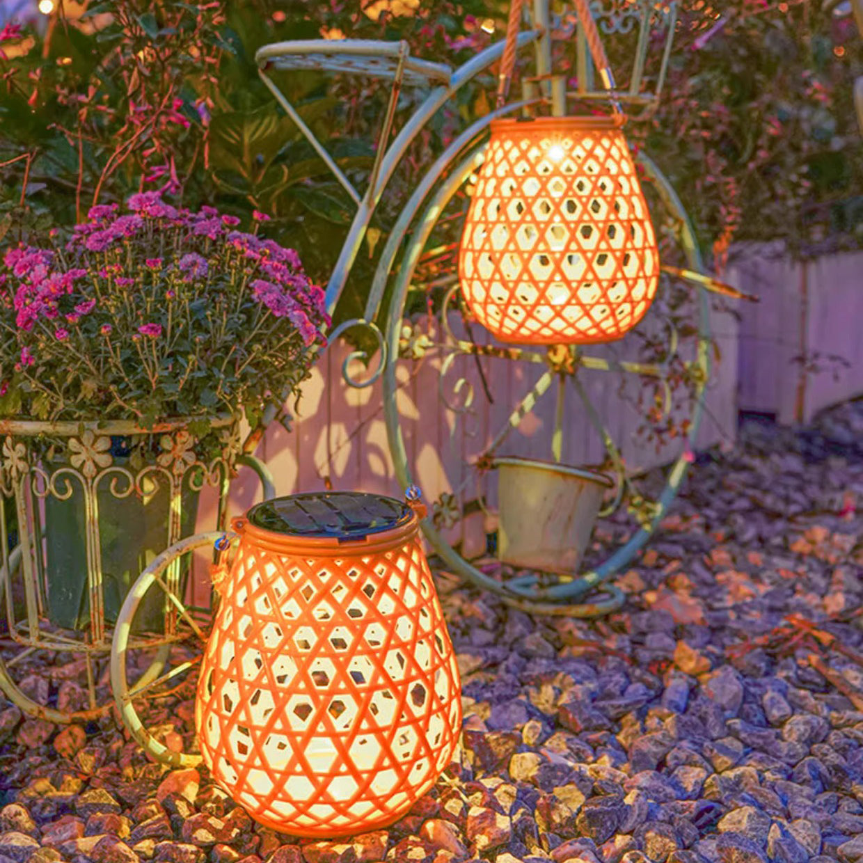 Traditionelles Chinesisches Solar-Wasserdicht Oval Rund Hollow Mesh ABS LED Außen Landschaftslicht Für Garten | Karnz