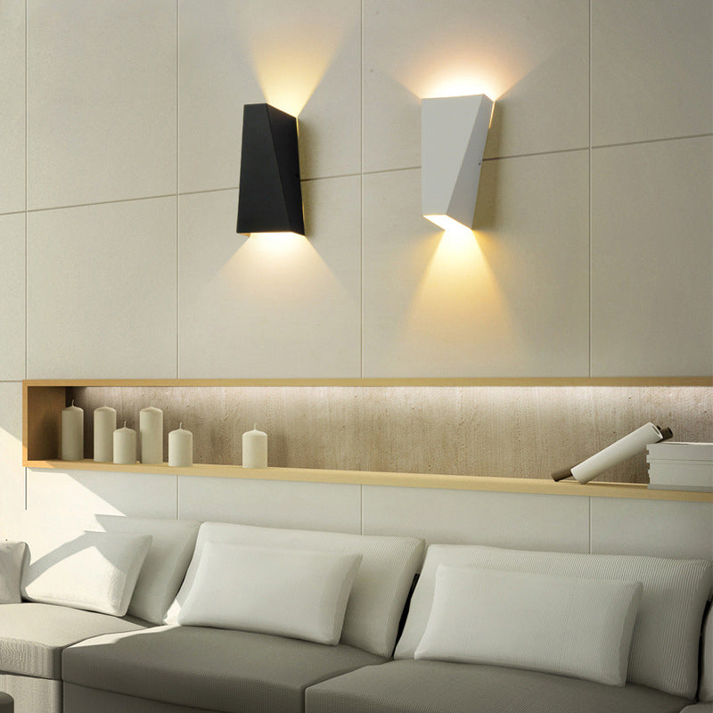 Moderne Minimalistische Wasserfeste Trapezförmige Aluminium Druckguss LED Außenwandleuchte für den Außenbereich | Karnz