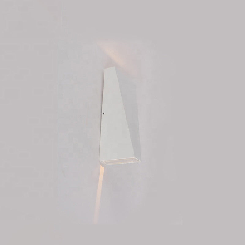 Moderne Minimalistische Wasserfeste Trapezförmige Aluminium Druckguss LED Außenwandleuchte für den Außenbereich | Karnz