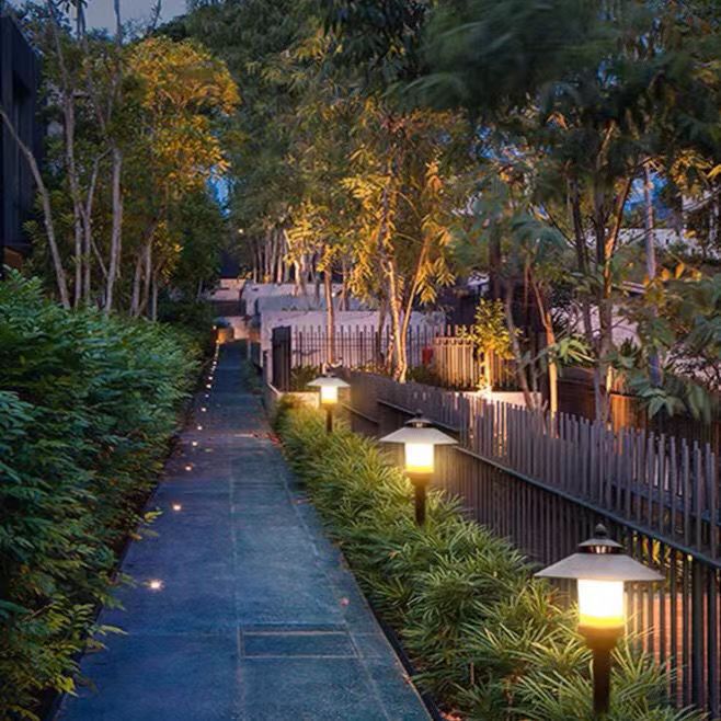 Traditionelle europäische wasserdichte halbrunde Zylinder-Aluminium-Dolomit 1-Licht Außenlandschaftslampe für den Garten | Karnz