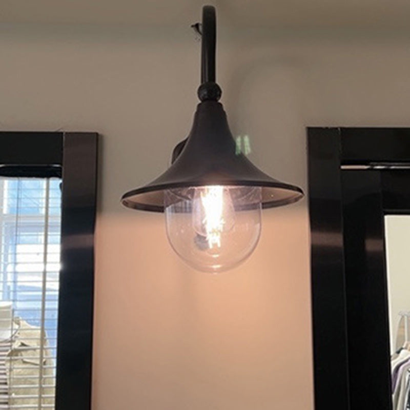 Moderne, schlichte Wandleuchte aus Aluminium mit Trompetenschirm und Glas, einflammig, für den Außenbereich, geeignet für den Garten