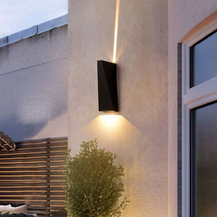 Moderner Minimalistischer Aluminium Auf- und Abwärts Beleuchteter LED-Wandstrahler für Außenbereich Terrasse | Karnz