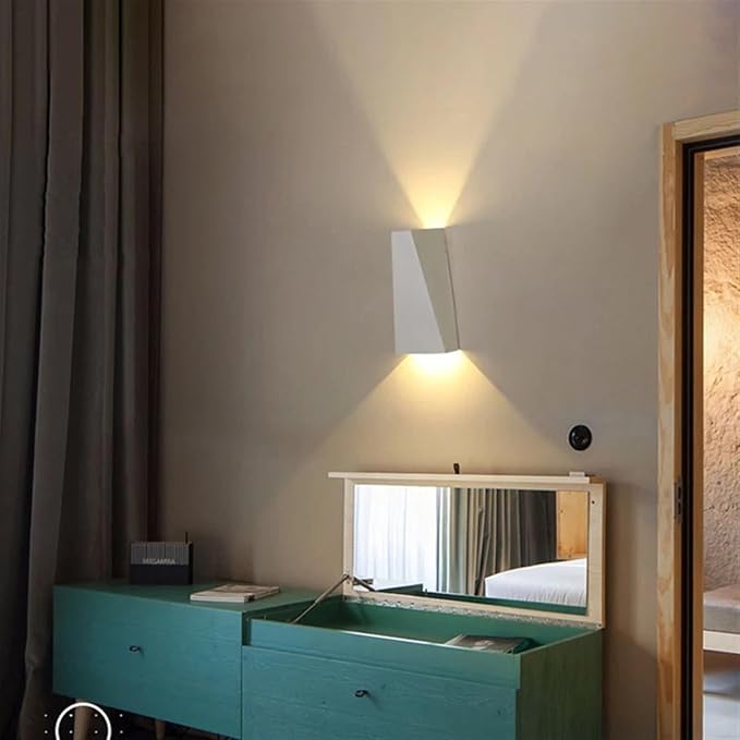 Moderner Minimalistischer Aluminium Auf- und Abwärts Beleuchteter LED-Wandstrahler für Außenbereich Terrasse | Karnz