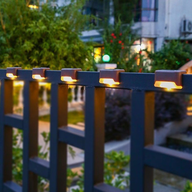 Zeitgenössisches industrielles PP quadratisches wasserdichtes LED-Solar-Außenstufenlicht für den Garten | Karnz