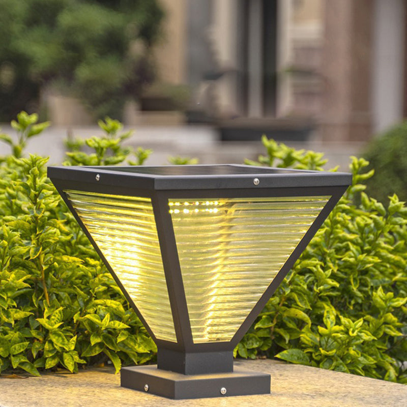 Modern Minimalist Solar Waterproof Square Prismatic Stainless Steel Glass LED Außenleuchte Für Patio | Karnz