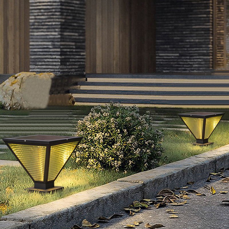 Modern Minimalist Solar Waterproof Square Prismatic Stainless Steel Glass LED Außenleuchte Für Patio | Karnz