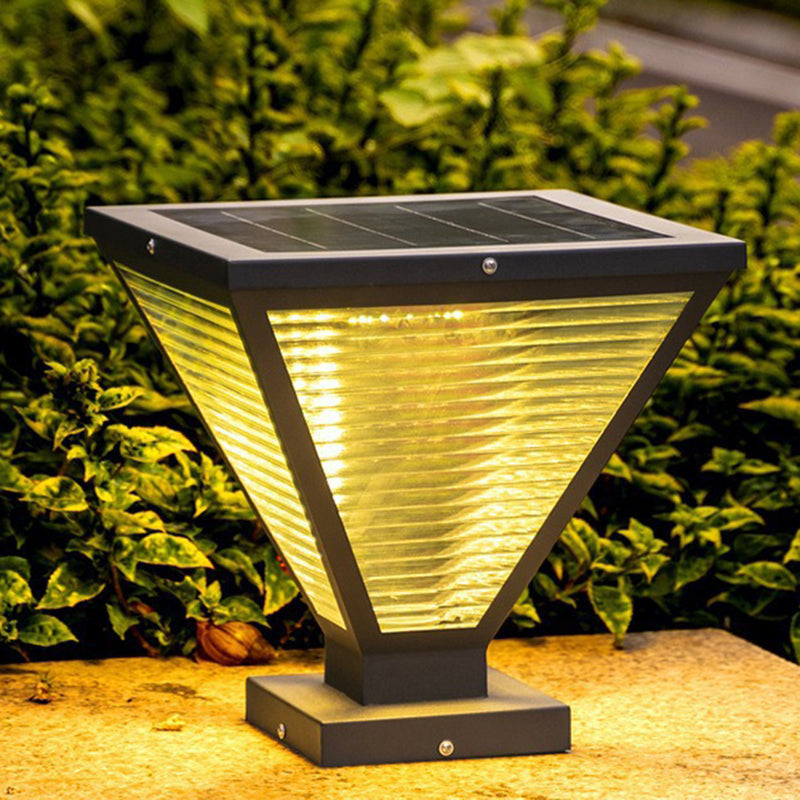 Modern Minimalist Solar Waterproof Square Prismatic Stainless Steel Glass LED Außenleuchte Für Patio | Karnz