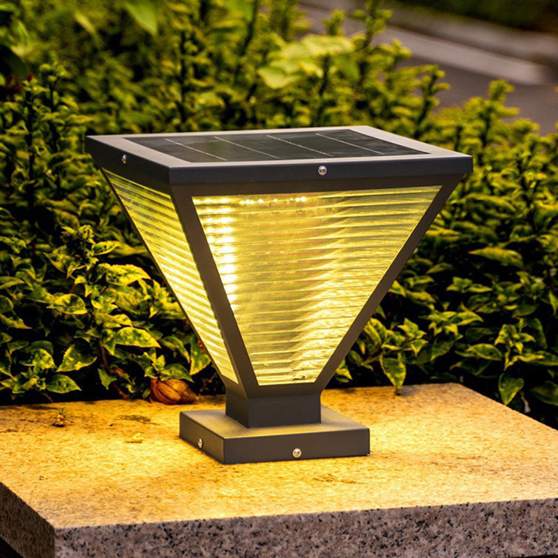Modern Minimalist Solar Waterproof Square Prismatic Stainless Steel Glass LED Außenleuchte Für Patio | Karnz