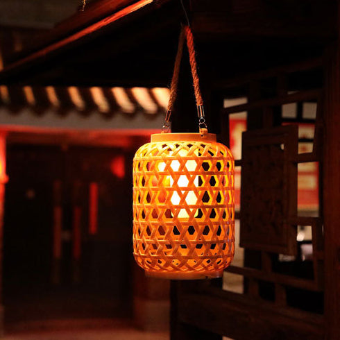 Moderne Art Deco Solar Wasserdicht Imitation Rattan Gewebte Laterne Zylindrische Kunststoff LED Außenlicht Für Garten | Karnz