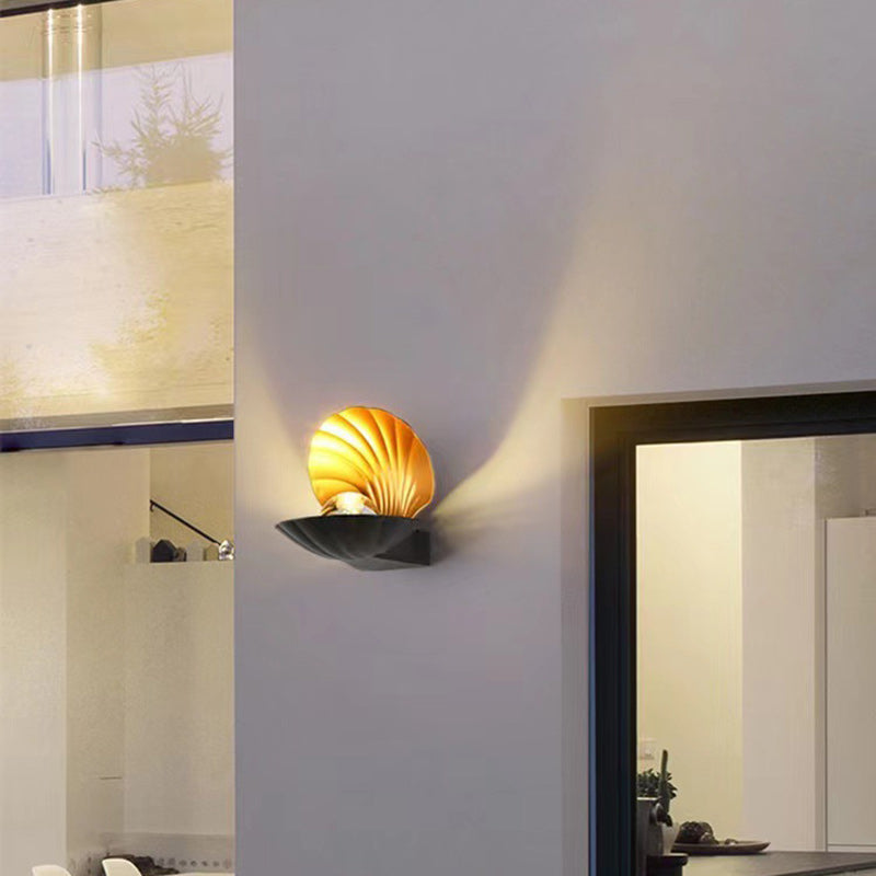 Zeitgenössische kreative wasserdichte Schalen-Aluminium-Acryl-LED-Wandleuchte für den Außenbereich | Karnz