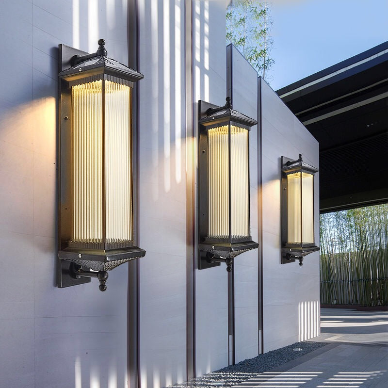 Traditionelles chinesisches wasserdichtes rechteckiges Glas-Metall 1-Licht-Wand sconce Lampe für Außenpatio | Karnz