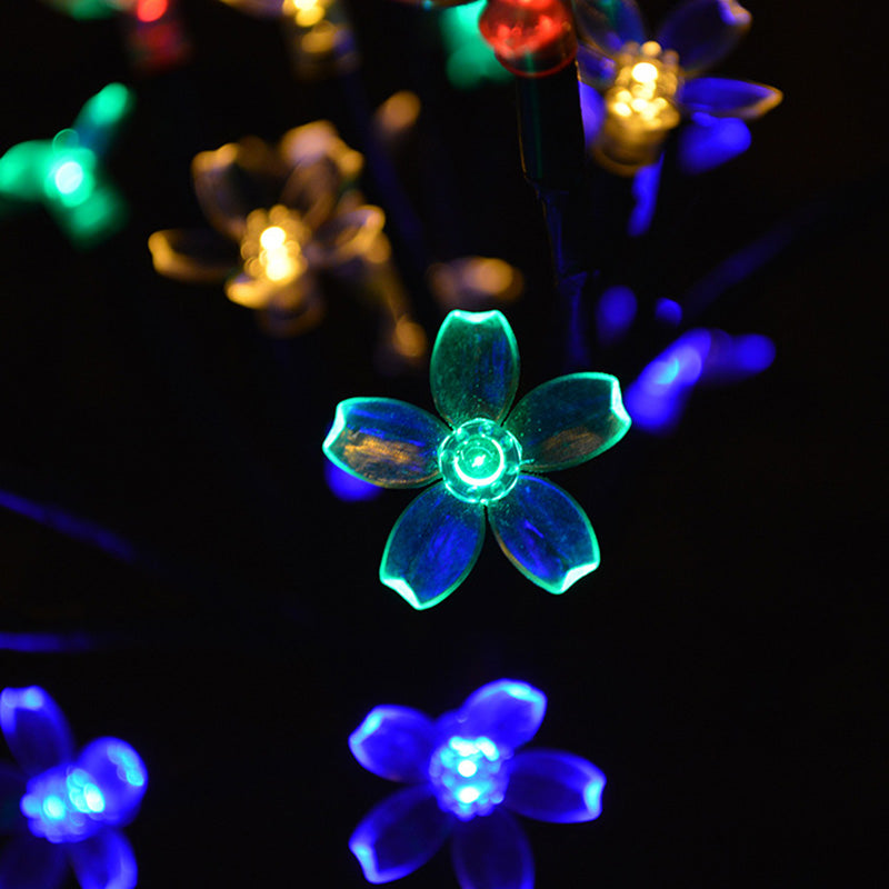 Moderne Art Deco Kirschblüte Lotus Kunststoff LED Outdoor Erdstecker Licht für Garten | Karnz