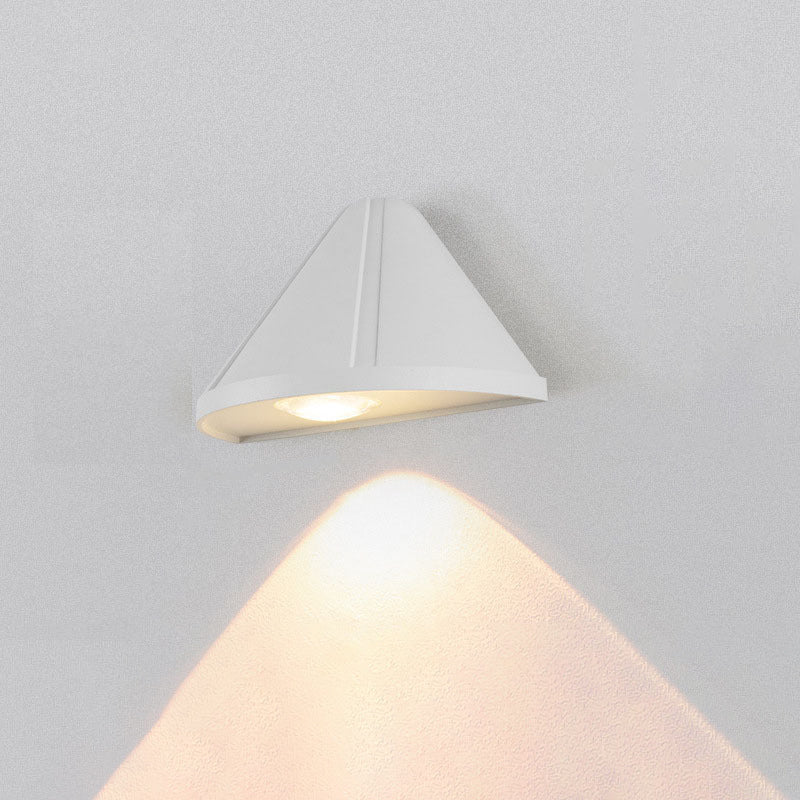 Modern Minimalist Triangle Wasserdichte Linse Aluminium LED Wandleuchte Lampe für Außenpatio | Karnz