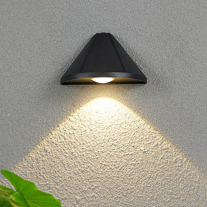 Modern Minimalist Triangle Wasserdichte Linse Aluminium LED Wandleuchte Lampe für Außenpatio | Karnz