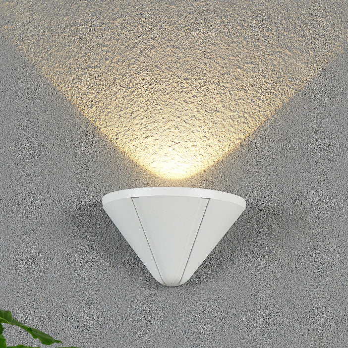 Modern Minimalist Triangle Wasserdichte Linse Aluminium LED Wandleuchte Lampe für Außenpatio | Karnz