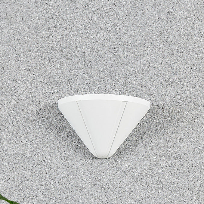 Modern Minimalist Triangle Wasserdichte Linse Aluminium LED Wandleuchte Lampe für Außenpatio | Karnz