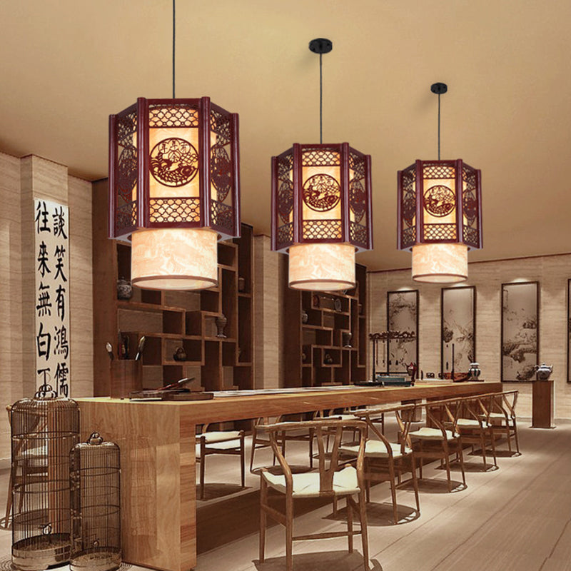 Traditionelle chinesische Zylinderlaterne aus Holz und PVC mit geschnitztem Fischmotiv, 1-flammige Pendelleuchte für das Esszimmer