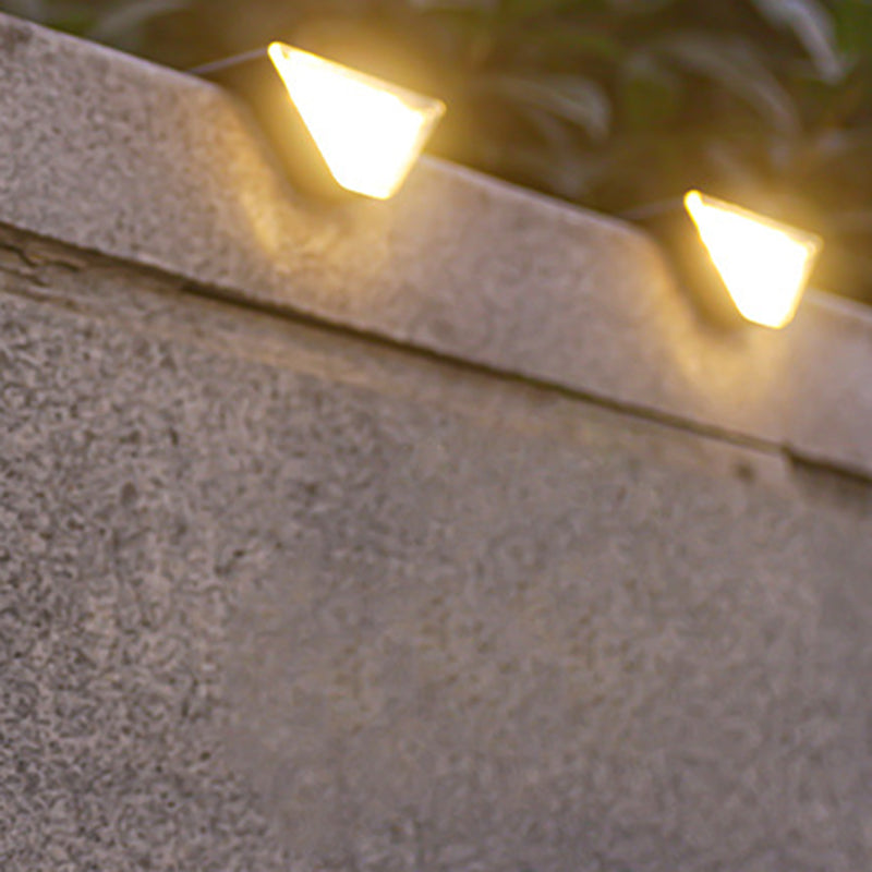 Moderne Einfachheit Solar Wasserdicht ABS PS Dreieck LED Landschaftsbeleuchtung Außenlicht Für Außenpatio | Karnz