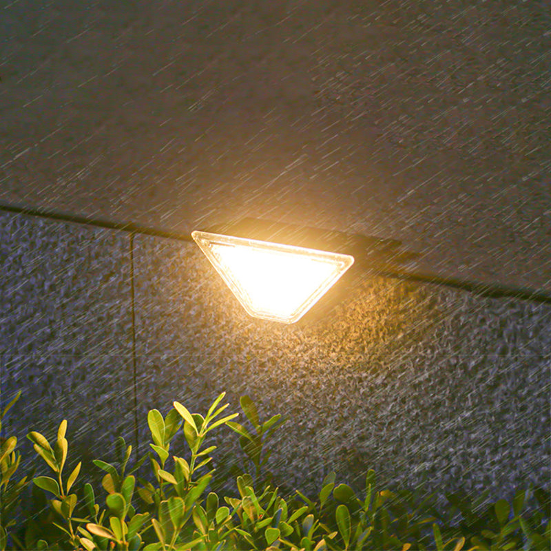 Moderne Einfachheit Solar Wasserdicht ABS PS Dreieck LED Landschaftsbeleuchtung Außenlicht Für Außenpatio | Karnz