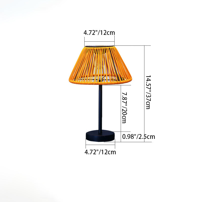 Traditionelle Bauernhaus Wasserfeste Solar Aufladbare Webgummi Rattan Eisen Kegelförmige LED Außen Tischlampe Für Garten | Karnz