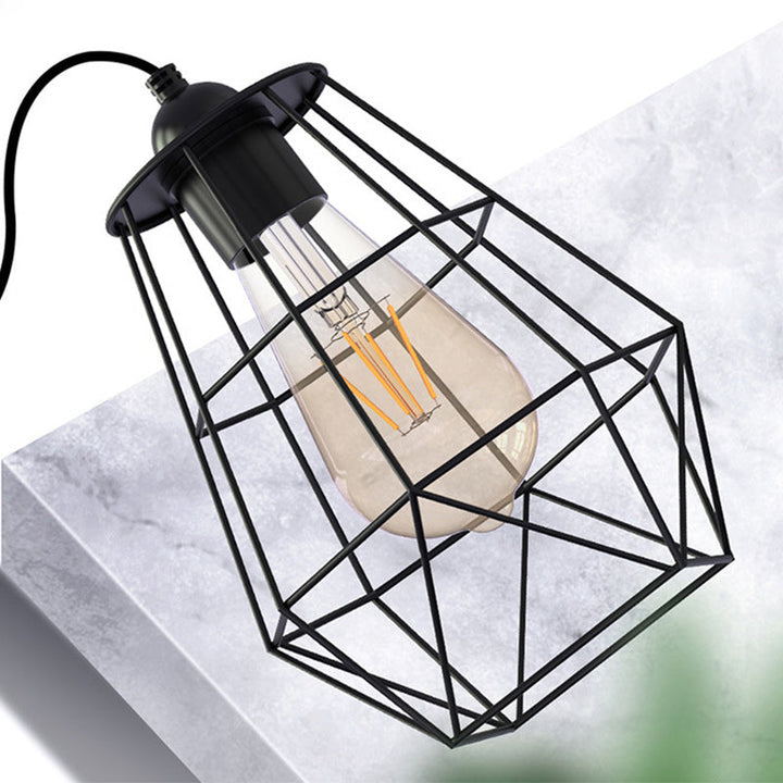 Zeitgenössische industrielle Solar-wasserfeste octagonale Diamantlaterne aus mildem Stahldraht Kunststoff LED Außenpendelleuchte für den Garten | Karnz