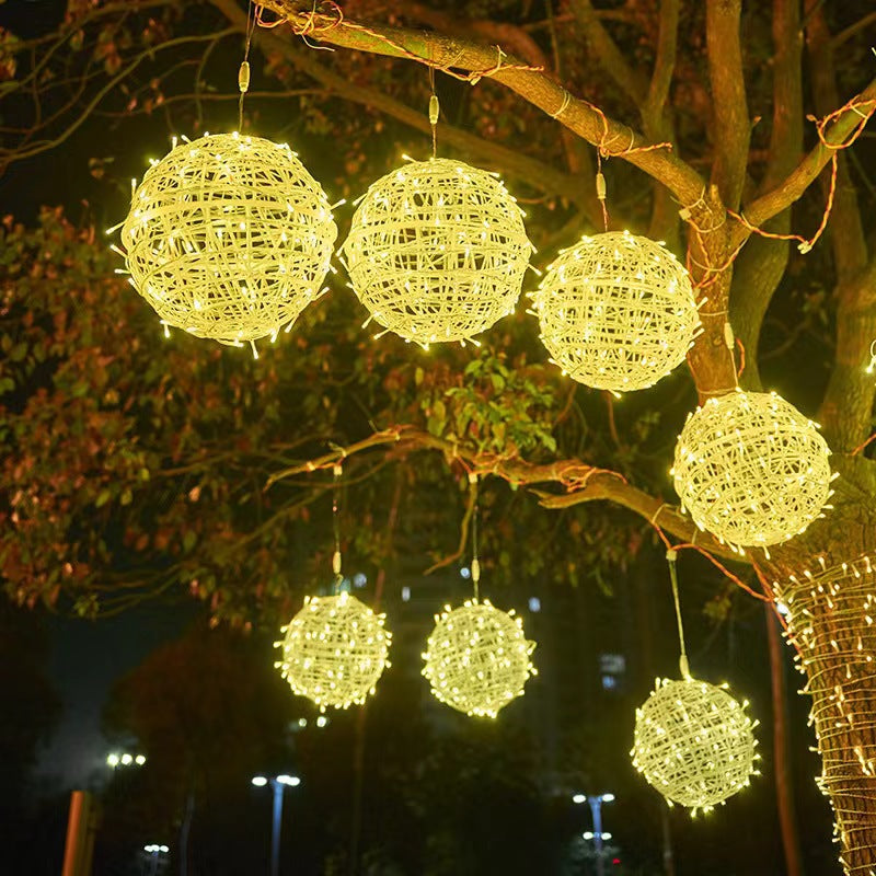 Wasserdichte PVC-Hängekugel-Dekorations-LED-Außenpendelleuchte für den Garten
