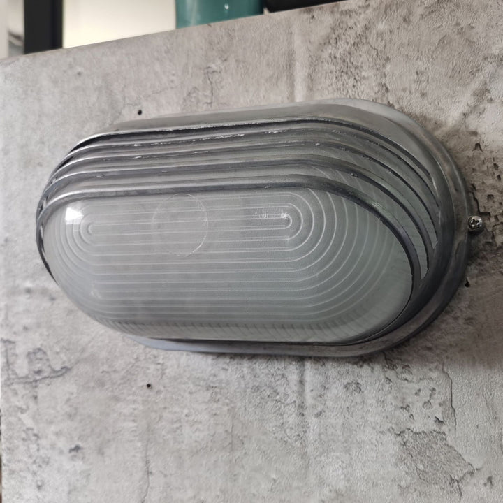 Zeitgenössische Industrie wasserdicht Aluminium Glas satiniert oval gestreift 1-Licht Wand Sconce Lampe für Außenpatio | Karnz
