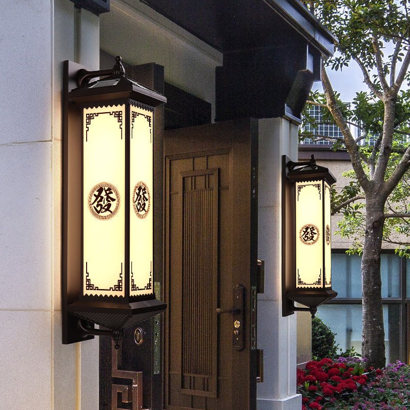 Traditionelle chinesische Solar wasserdichte ABS Aluminium Glas rechteckige Glücks-Reichtum-Muster LED Wandleuchte Lampe für Außenpatio | Karnz