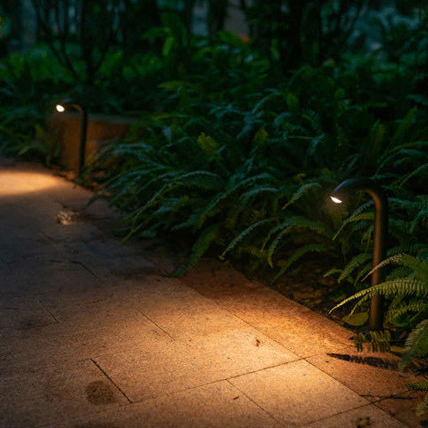 Zeitgenössische industrielle wasserdichte Aluminiumverstärkte Glas gebogene Röhren LED Außenleuchte Landschaftsbeleuchtung für Garten | Karnz