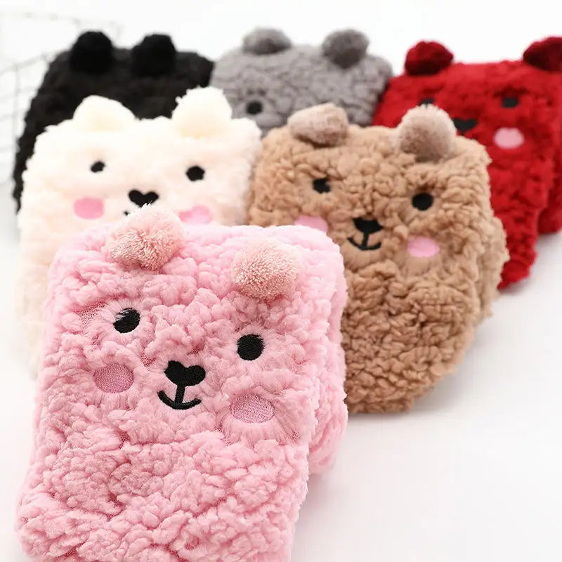 Warme, flauschige Bärensocken | Karnz