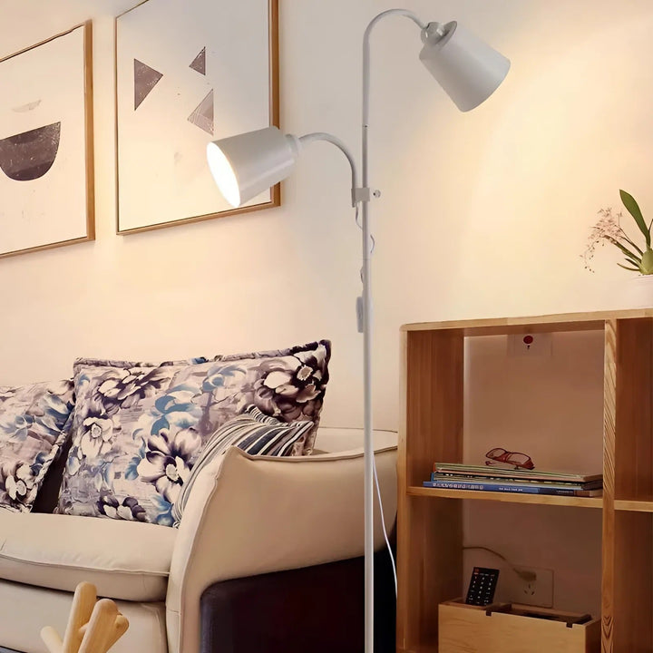 Moderne verstellbare LED Stehlampe mit E27 Sockeldesign | Karnz