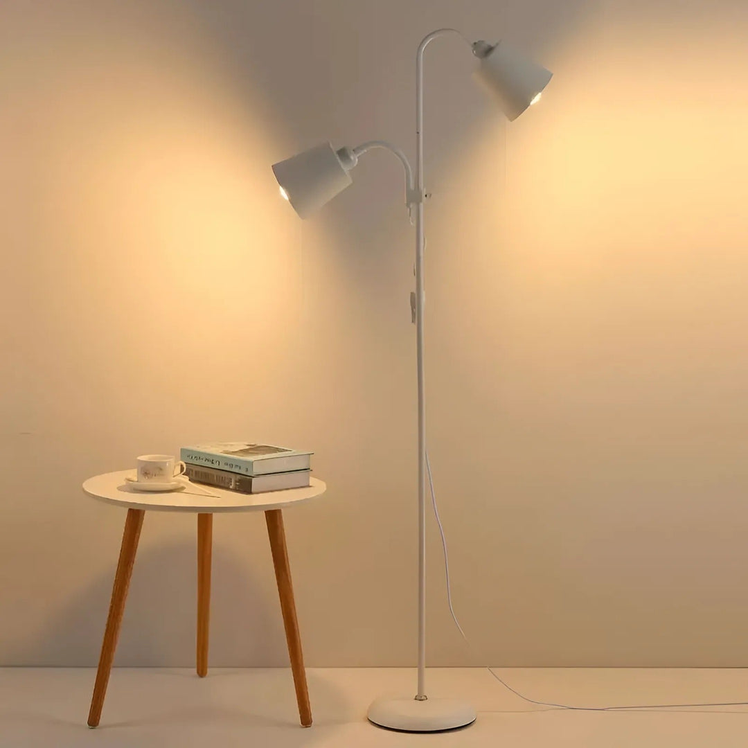 Moderne verstellbare LED Stehlampe mit E27 Sockeldesign | Karnz