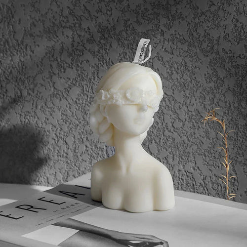 Blindfolded Girl Duftkerzen Karnz