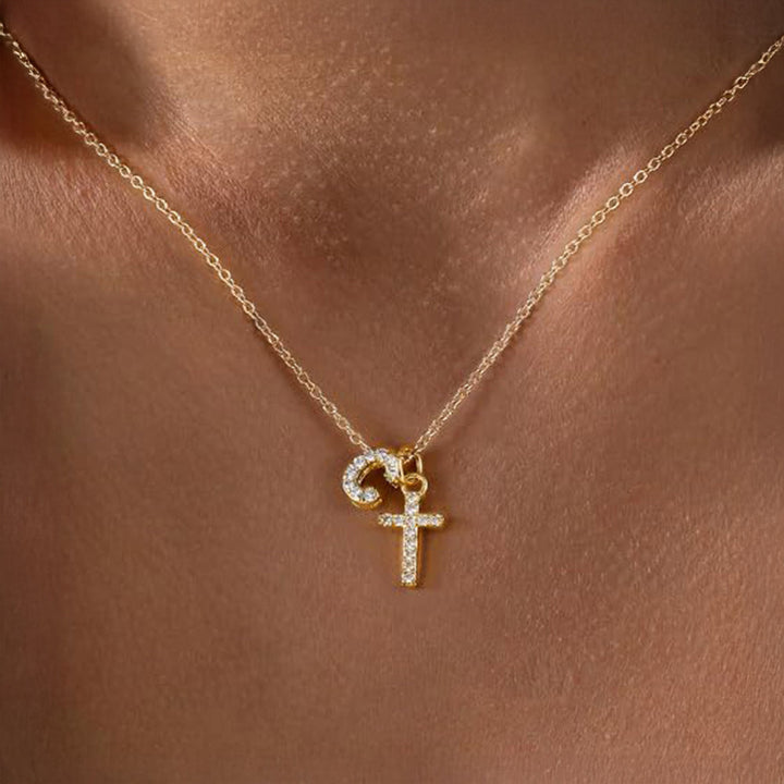Karnz | Zarte Diamant Initial & Kreuz Halskette
