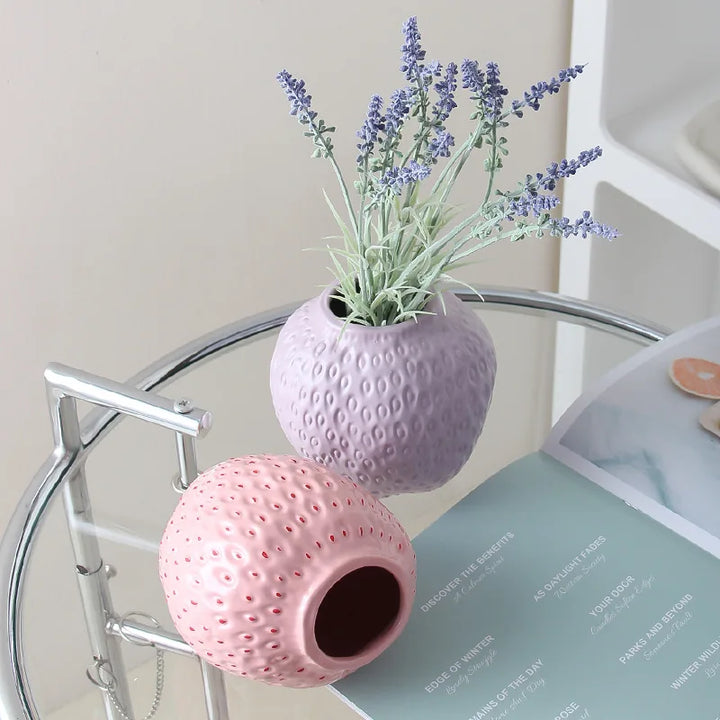 Keramikvase im Erdbeer-Design, Dekorative Blumenvase für Wohnzimmer und Küche | Karnz