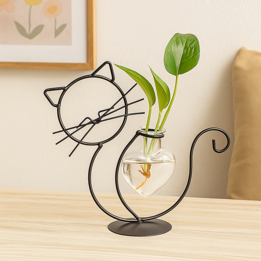 Herzförmige Glas-Pflanzerbox mit katzeninspiriertem Halter Karnz