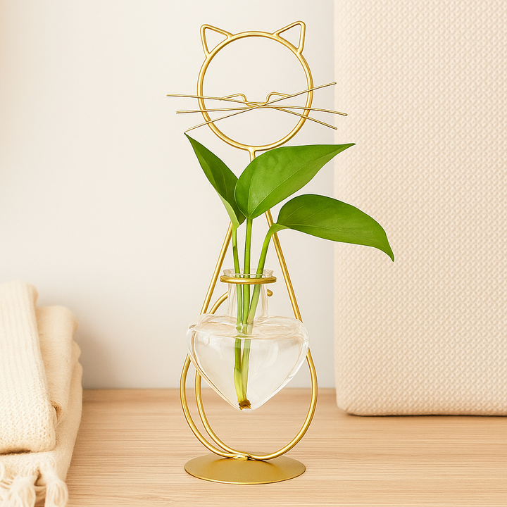 Herzförmige Glas-Pflanzerbox mit katzeninspiriertem Halter Karnz