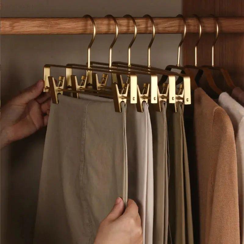 Clip Ease - Elegante Matte Hosenbügel (1+4 Stück) | Karnz