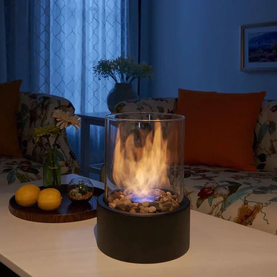Moderner Bioethanol-Tischkamin mit realistischer Flammendarstellung und skandinavischem Design