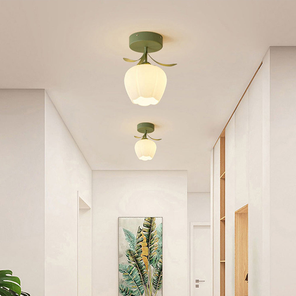Deckenleuchte mit floralem Glasschirmdesign