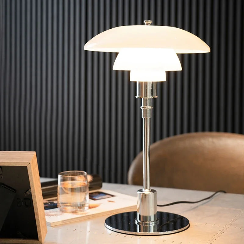 Nordische Tischlampe aus Glas – Minimalistische LED-Tischleuchte, modern und elegant, ideal für Büro- und Wohnräume | Karnz