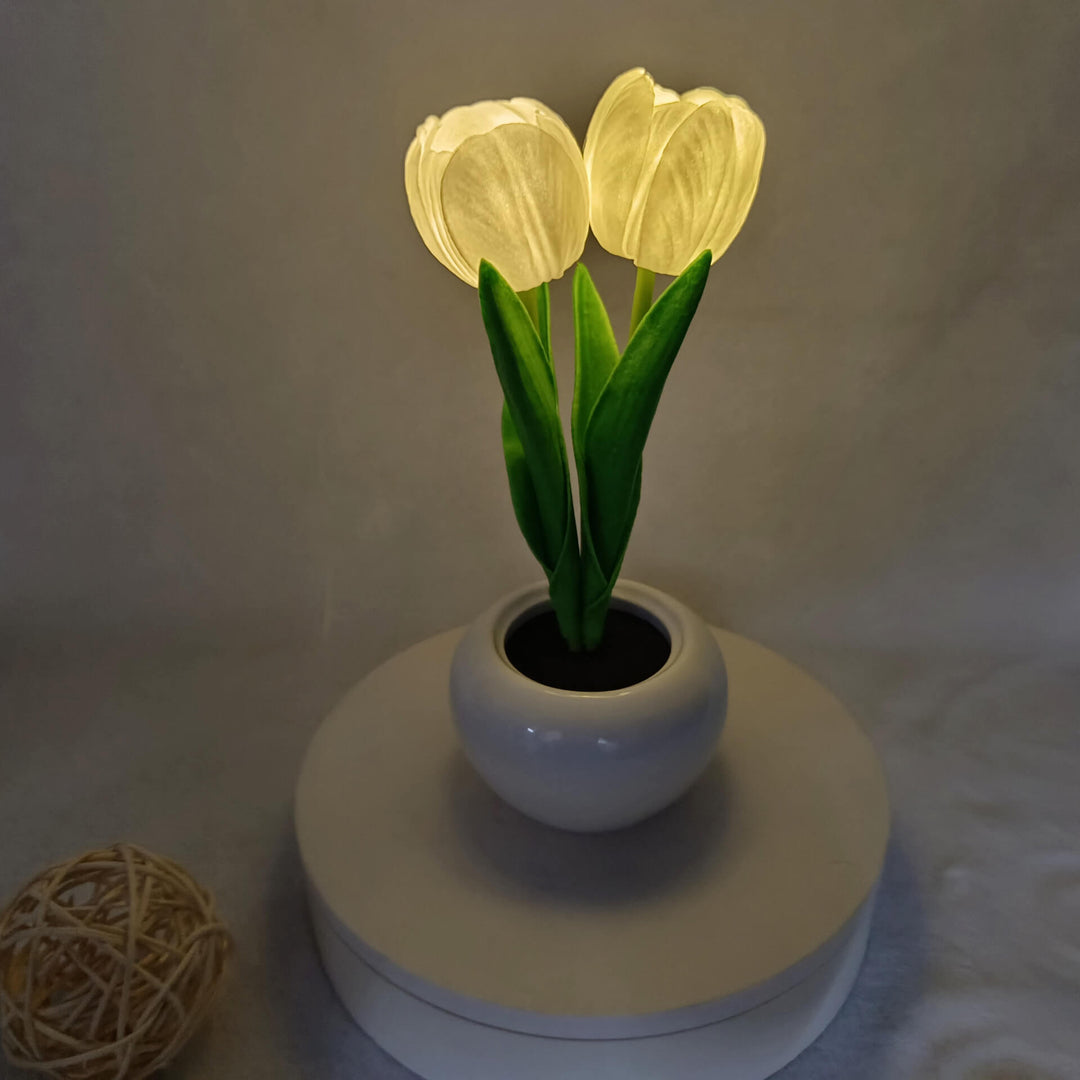 Moderne, kreative LED-Tischleuchte in Tulpen-Pfingstrosen-Optik