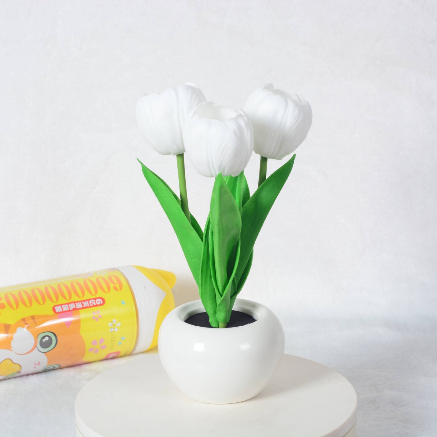 Moderne, kreative LED-Tischleuchte in Tulpen-Pfingstrosen-Optik