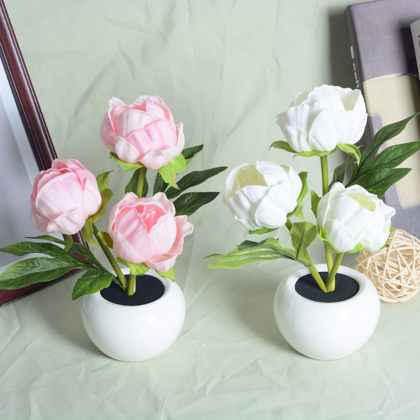 Moderne, kreative LED-Tischleuchte in Tulpen-Pfingstrosen-Optik