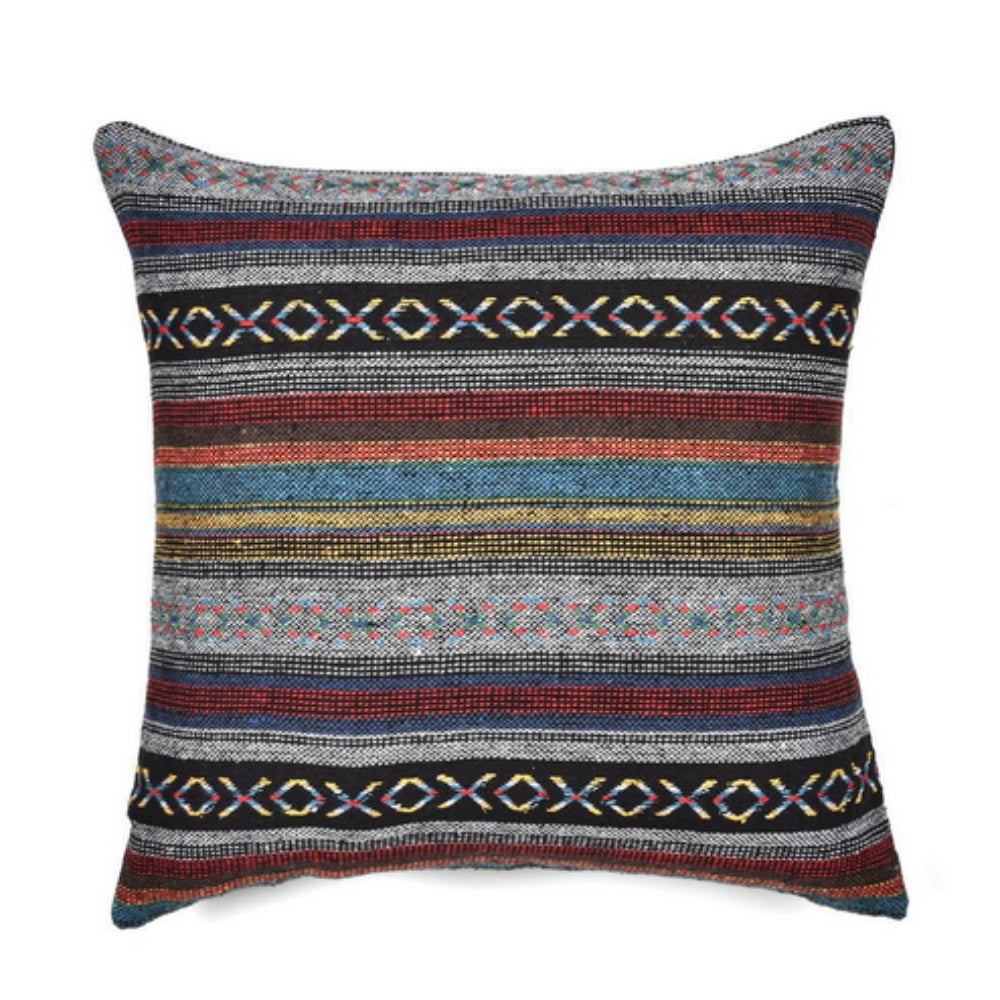 Kissenbezug im Ethno-Boho-Stil mit geometrischen Mustern