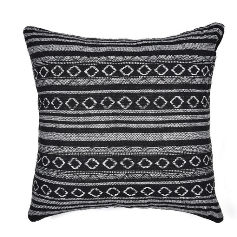 Kissenbezug im Ethno-Boho-Stil mit geometrischen Mustern