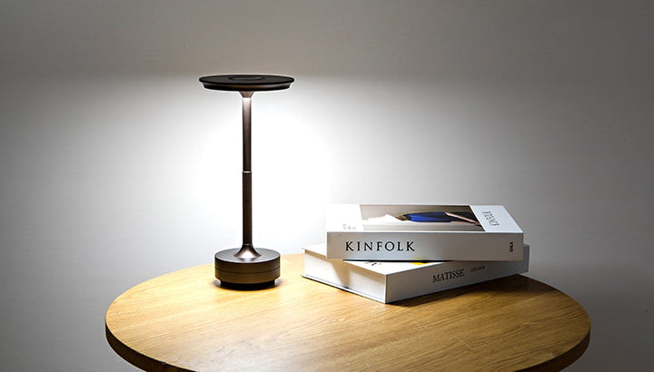 ClarityGlow Luxus Edition | Kabellose LED Tischlampe | Karnz